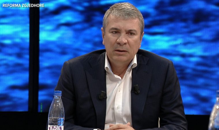 “TOPI NË FUSHËN E BASHËS”/ Gjiknuri: Nuk e di pse nuk e aprovon, marrëveshja për Reformën Zgjedhore s’ka humbur