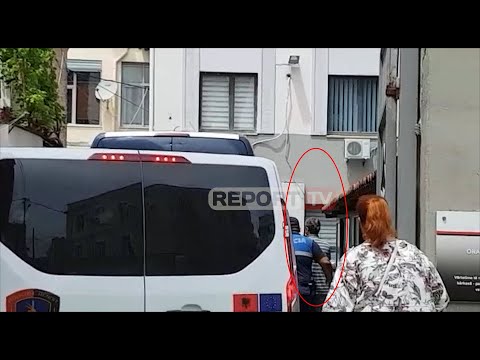 LIHET NË BURG SHOFERI I 500 MIJË EUROVE NË DURRËS/ Gruaja e pret te dera: Të dua shumë o jetë, mos ki merak për mua (VIDEO)