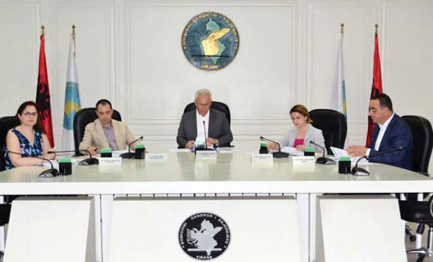 KËRKESA PËR NDRYSHIMIN E SISTEMIT ME REFERENDUM/ KQZ përgjigje shoqërisë civile: S’keni kuorum për vendim