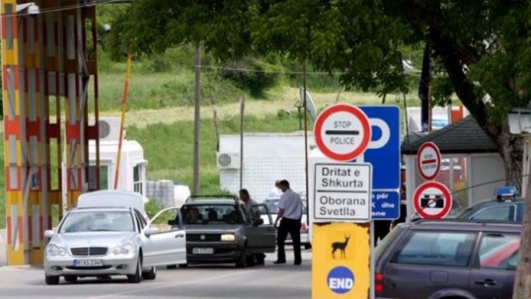 COVID-19/ Mali i Zi me rregulla të reja në kufi, shqiptarëve iu lejohet të hyjnë vetëm me rezultatin negativ…