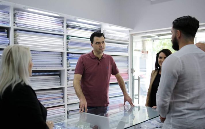 FUSHATË PËR ANULIMIN E TAKSAVE/ Basha bën “Robin Hudin” modern: Lekët do t’i merrni mbrapsht, s’do ketë tra pagese me mua kryeministër