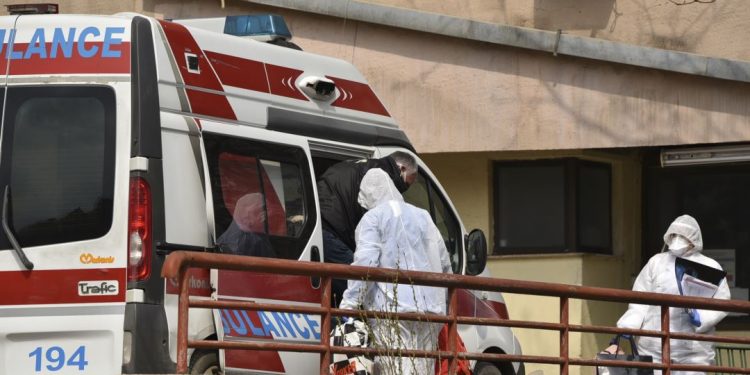 COVID-19/ Shtatë të vdekur brenda 24 orëve nga koronavirusi në Maqedoninë e Veriut