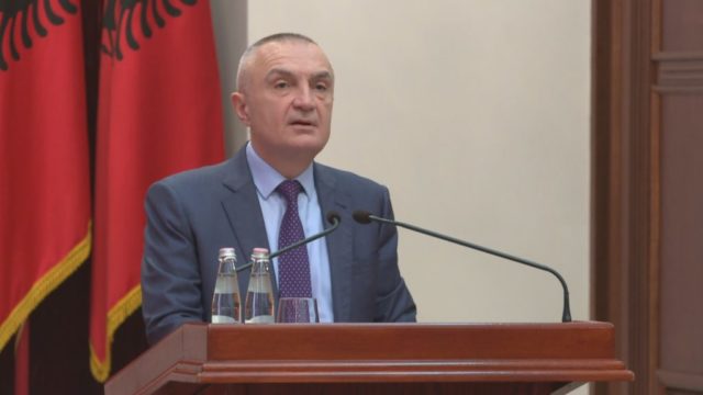 “ZGJEDHORJA”/ Ilir Meta “thumbon” Bashën: Opozita hoqi dorë nga kushti për qeveri tranzitore