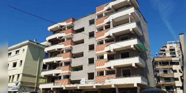 U DËMTUA NGA TËRMETI I 26 NËNTORIT/ IKMT do të shembë gjatë mesditës pallatin 6-katësh në Durrës