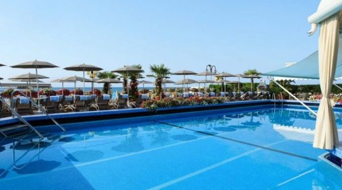 ITALIA HOQI KUFIZIMET/ Turistët gjermanë i rikthejnë gjallërinë Venecias pas pandemisë