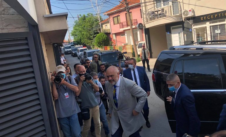 NË DITËN E DYTË TË VIZITËS NË KOSOVË/ Rama vazhdon takimet me liderët politikë
