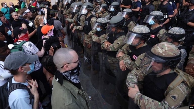 VIJOJNË PROTESTAT PËR VRASJEN E FLOYD/ SHBA sot përgatitet për demonstratë të madhe, kërkohet Reformë në Polici