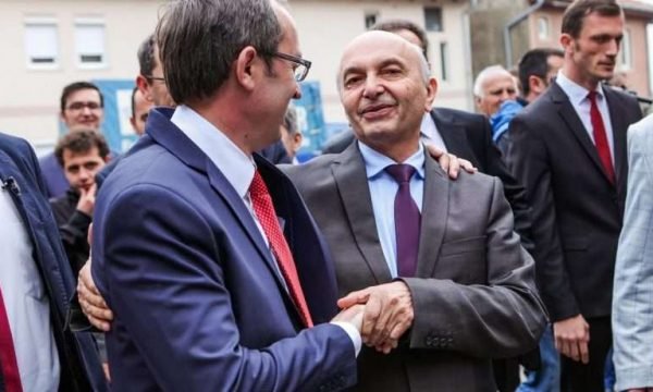 PROFIL/ Avdullah Hoti, “Hija” e Mustafës që u bë sot kryeministër i Kosovës