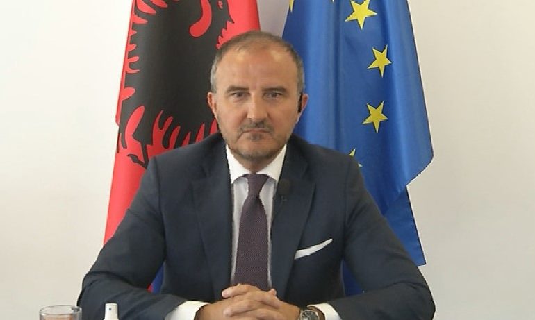 “REFORMA NË DREJTËSI PO ECËN PARA”/ Soreca: Urime për aplikantë e rinj për magjistratë…