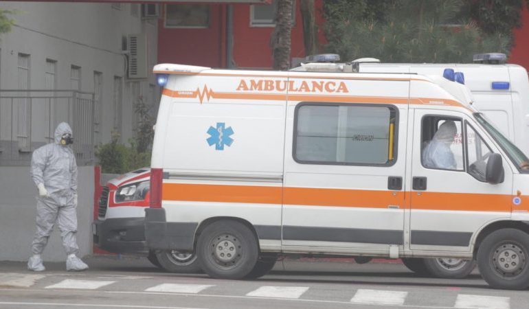DY RASTE POZITIVE ME COVID-19 NË DURRËS/ Burri dhe komshia pozitive, gruaja negative