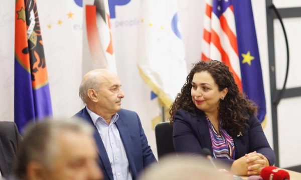 NUK VOTOI QEVERINË E RE/ LDK shkarkon Vjosa Osmanin nga çdo pozicion brenda partisë