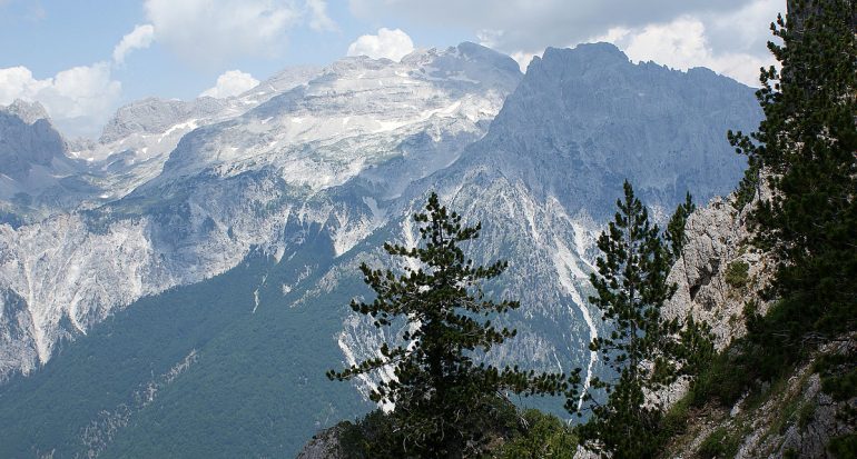 U BLLOKUAN NË JEZERCË/ Shpëtohen pas disa orësh 6 shqiptarët nga Kosova, u dërguan me helikopter në Theth