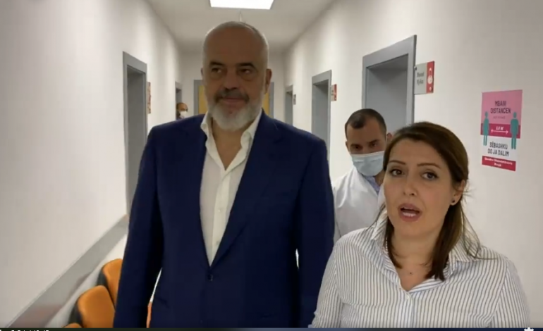“RRITJE E RASTEVE TË REJA…”/ Rama dhe Manastirliu në Krujë: Lufta me COVID vazhdon, duhet të jemi vigjilentë (VIDEO)