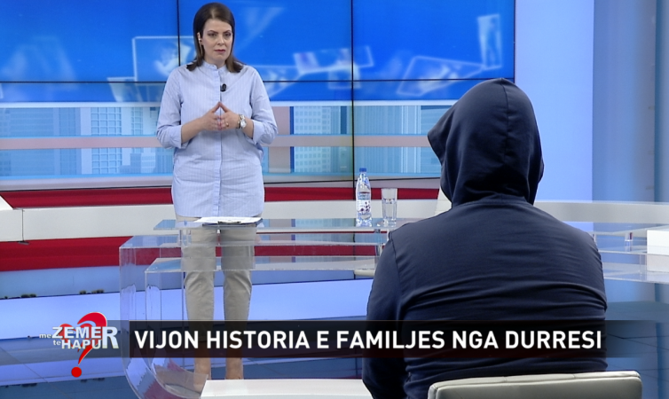 “KALVARI I VUAJTJEVE ME 9 URDHRA MBROJTJE”/ Djali rrëfen dramën: Si na dhunonte babai për vite me radhë. Mamin vetëm se dilte shkundte tapetin
