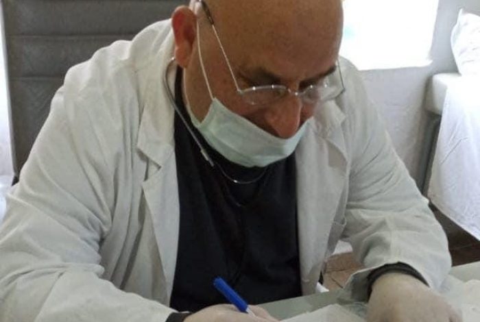 VDEKJA E MJEKUT NGA COVID/ Kryebashkiaku i Pukës: Dhimbje e madhe! Virusi na mori njeriun që çdo ditë ia kushtoi luftës për mbrojtjen e shëndetit