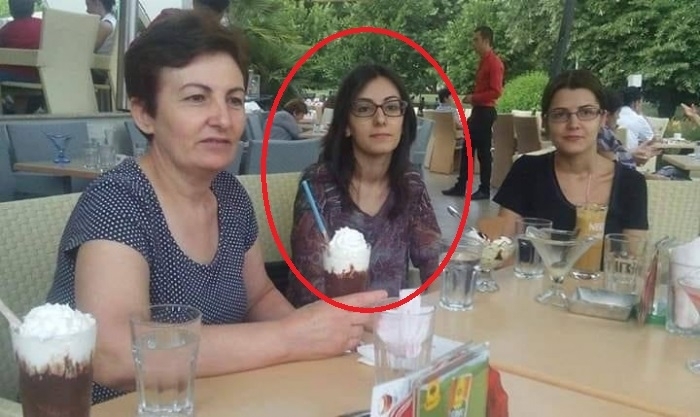 VETËFLIJIMI I NËNË E BIJË NË KOMBINAT/ Vëllai i Zhaneta Josifit tregon detaje: Kur u shkoja në shtëpi më thoshin se Anisa po fle ose po…