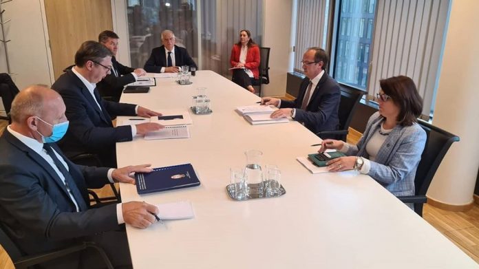 DIALOGU KOSOVË-SERBI/ Hoti pas kthimit nga Brukseli: Çështjet që do të bëhen pjesë e marrëveshjes finale