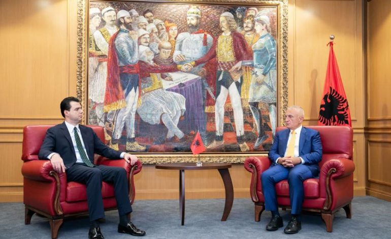 TAKIMI/ Basha: Me Presidentin folëm mbi rotacionin që është i pashmangshëm dhe faturën e pandemisë që do ta paguajë Rama