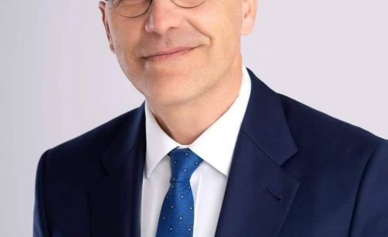 NDRYSHIMET KUSHTETUESE/ Ambasadori gjerman: Respektoj rolin institucional të parlamentit, palët të bashkëpunojnë për implementimin ligjor…