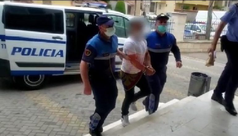 PËRPLASI PËR VDEKJE 50-VJEÇARIN ME MOTORR/ Pranga të riut në Rrogozhinë