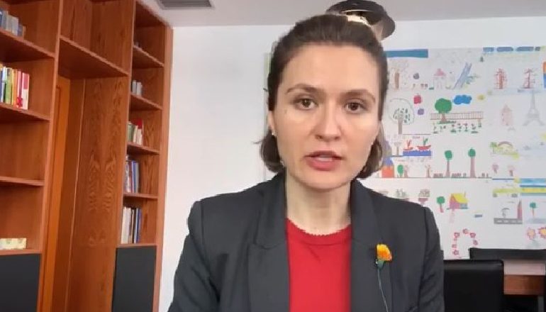 SKEMA E RE PËR APLIKIMIN E MATURANTËVE NË UNIVERSITETE/ Ja çfarë thotë Besa Shahini: Rikthehen…