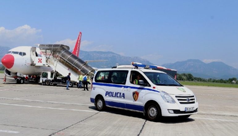 TË DËNUAR PËR DROGË DHE MASHTRIM/ Esktradohen 3 persona nga Greqia dhe Italia (EMRAT)