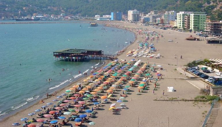 PROJEKTI I GIZ PËR PLAZHIN E SHËNGJINIT/ Klosi pas takimit me Ndreun: Ky do të jetë një sezon shumë i pastër