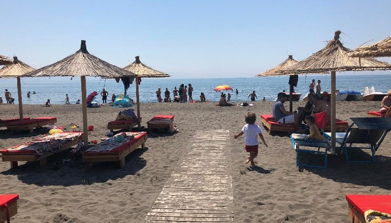 E RËNDË/ Mbytet një tjetër turist nga Kosova,i moshuari pëson infarkt në plazhin e Velipojës