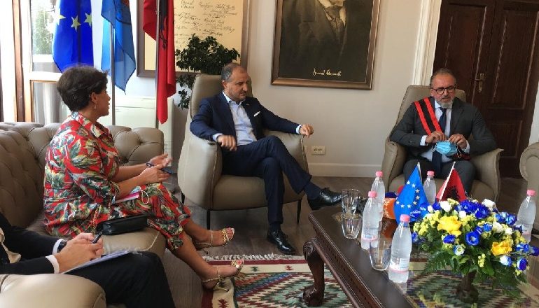 LELI PRET SORECA-N NË BASHKINË E VLORËS/ Ambasadori i BE: Vlora një qytet ndërkombëtar…