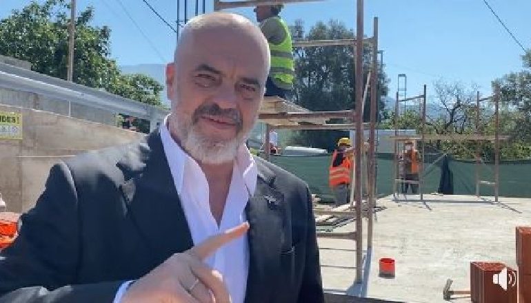 NIS NDËRTIMI I 200 BANESAVE TË DËMTUARA NGA TËRMETI NË TIRANË/ Rama në Farkë: Një pjesë e mirë do ta festojnë vitin e ri në shtëpitë e reja