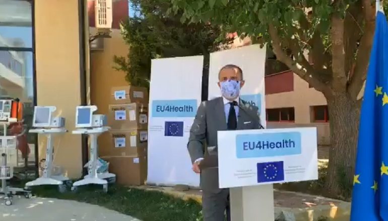 PAKETA E KATËRT/ Soreca dorëzon ndihmat e BE-së në spitalin COVID 4: Nuk mbaron këtu, do ketë të tjera