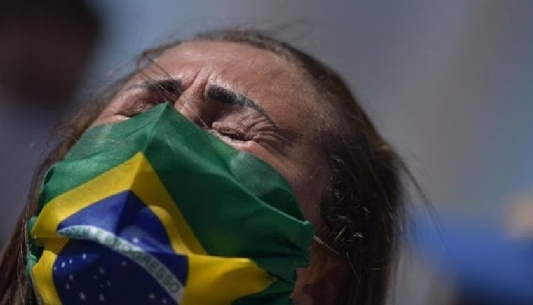 COVID-19/ 140 mijë viktima në Shtetet e Bashkuara! 80 mijë vdekje në Brazil