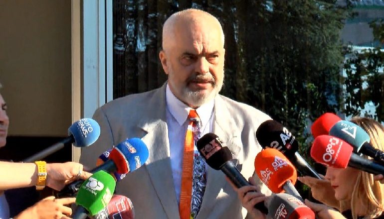 META “KËRCËNOI”/ Reagon Rama: S’ke shans të ndalosh ndryshimet Kushtetuese dhe t’i vësh zjarrin vendit, boll u bëre si Haxhi Qamili