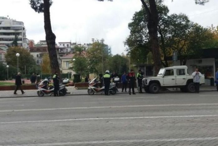 AKSIDENT NË TIRANË/ Përplasen tre mjete, 3 të plagosur (PAMJET)