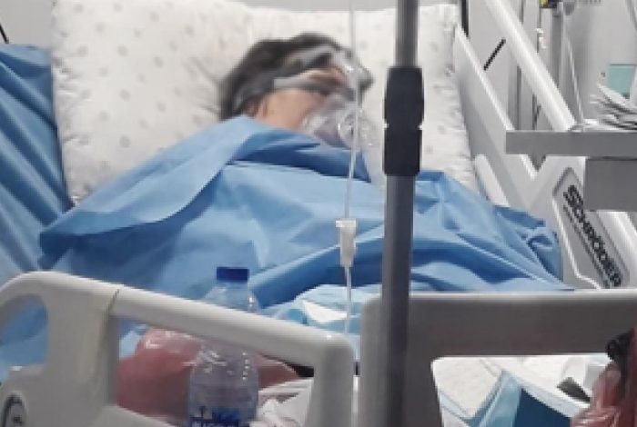 PUBLIKON FOTON E NËNËS BRENDA INFEKTIVIT/ Shqiptari jep mesazhin E FORTË: Nuk është në Itali, ka tre javë e shtruar…