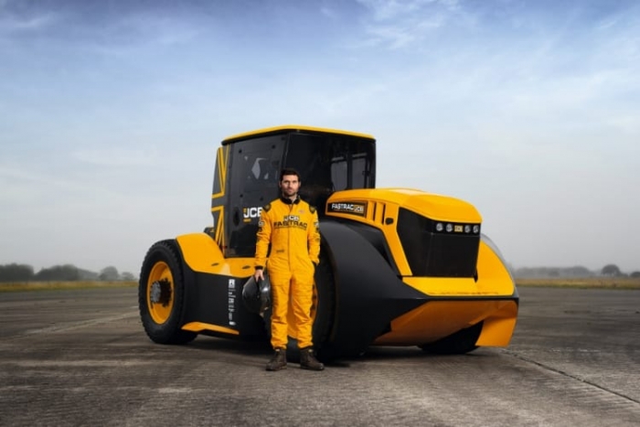 ARRIN DERI NË 217 KILOMETËR NË ORË/ Inxhinierët anglezë ndërtojnë traktorin më të shpejtë në botë (VIDEO)