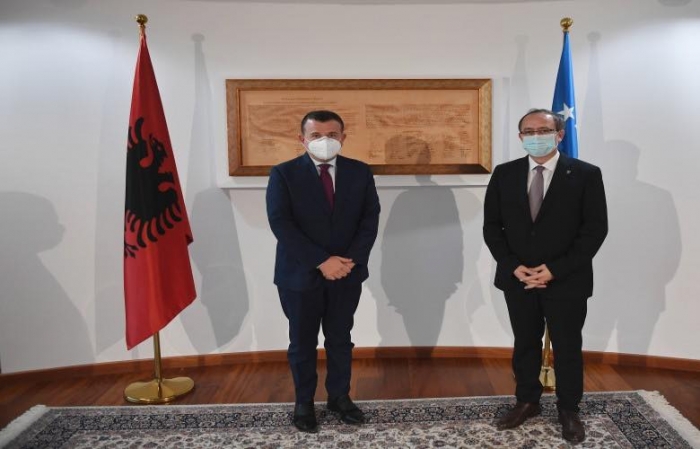 TAKIMI ME HOTIN/ Balla: Mbështesim kërkesat e eurodeputetëve për liberalizimin e vizave