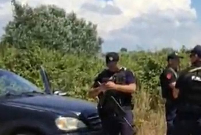 5 ORË NË NDJEKJE TË GOMONES NËPËR DETIN E VLORËS/ Policia në kërkim të autorëve (DROGËN E HODHËN NË DET)