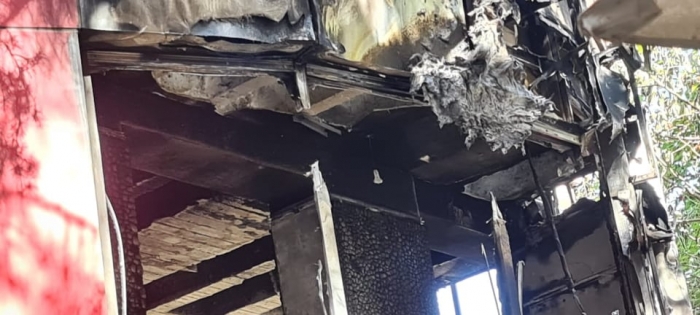 ZJARR NË TIRANË/ Shkrumbohet lokali në mesnatë, një tjetër digjet pjesërisht (FOTOT)