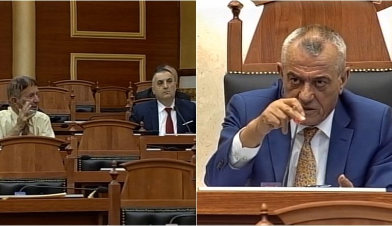 SEANCA PARLAMENTARE/ Ruçi urdhër deputetëve: Vendosni maskën… Lita: Këta rrinë grumbull në kafe