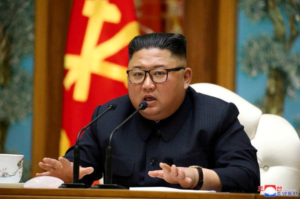 COVID-19/ Korea e Veriut raporton rastin e parë, Kim Jong Un takim urgjent