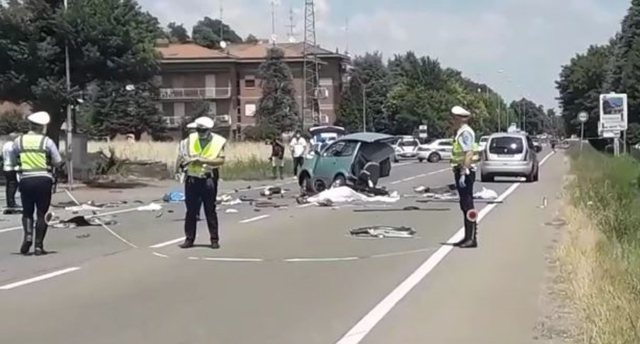 E RËNDË/ Nëna shqiptare e tre fëmijëve humb jetën nga një aksident me makinë në Itali