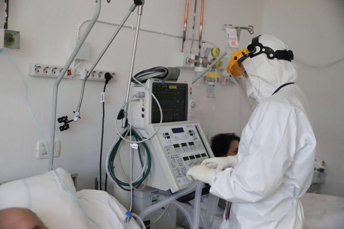 ” U BËNË MUAJ QË JEMI MBËRTHYER NGA COVID-19″/ Flet pacienti: “Bluzat e Bardha”, pararoja e administratës shtetërore shqiptare