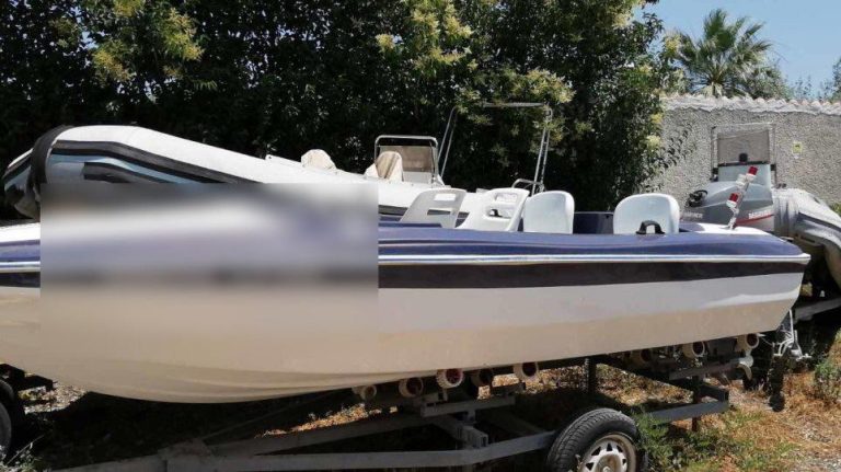 PAS 8 ANËTARËVE TË GRUPIT QË VIDHNIN SKAFE/ Bie në “rrjetën” e policisë kreu shqiptar i bandës në Greqi