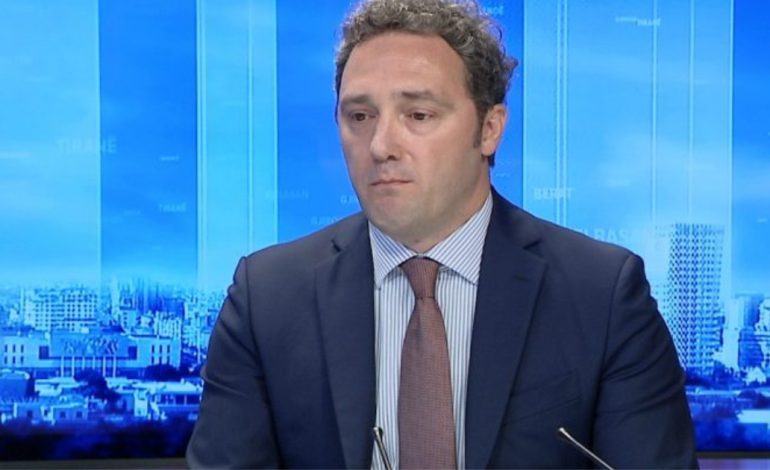 “BLLOFI I RADHËS”/ Bardhi i PD-së akuzoi Manastirliun se nxorri në video njerëz të paidentifikuar, ZBULOHET e vërteta