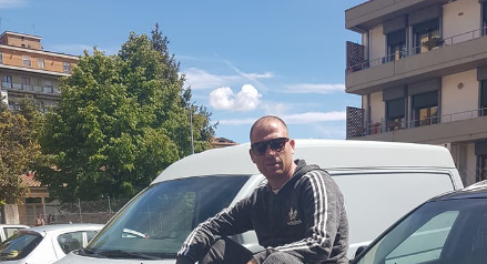 VRASJA E FLORIAN LAMÇES NË ELBASAN/ Pas sherrit me shishe e sende të forta në lokal, 2 autorët e dërguan në spital (FOTO-EMRAT)