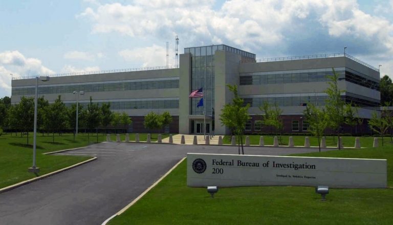 NDËRHYRJA NË LLOGARITË E PERSONAZHEVE NË TWITTER/ FBI-ja nis hetimet…