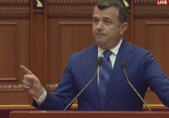 “MË VJEN MIRË QË PD DHE LSI…”/ Balla: Bardhi e Vasili mbrëmë u kërkuan deputetëve të opozitës të pengojnë hapjen e listave