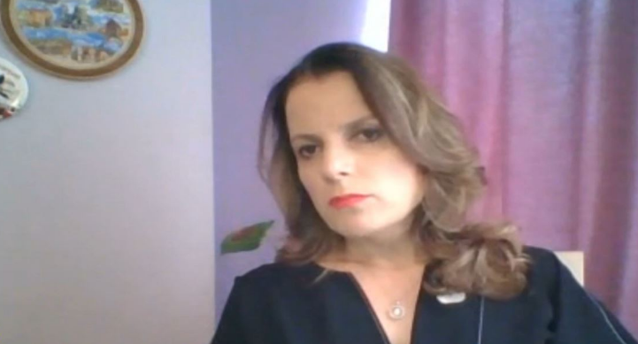 “NGA INSTITUCIONET TEK MBAJTJA E MASKËS NË SHTËPI”/ Tomini: Çfarë ndodh nëse udhëton me një jo-familjar