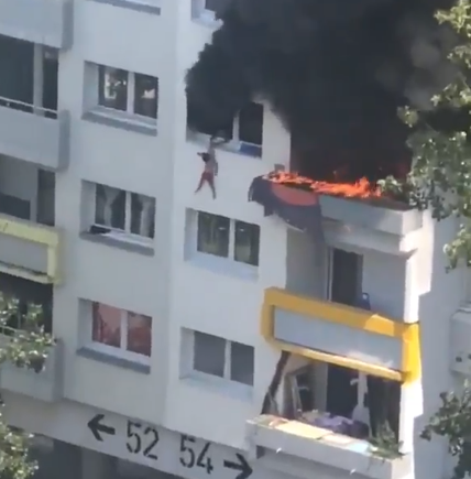 PAMJE TË FRIKSHME/ Dy vëllezërit 3 dhe 10 vjeç hidhen nga kati i katërt për t’i shpëtuar flakëve, banorët e tjerë bëhen bashkë dhe… (VIDEO)